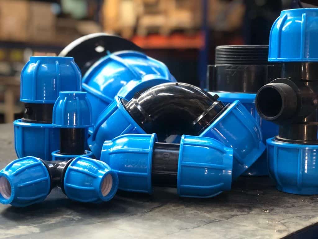 conexão de compressão pead